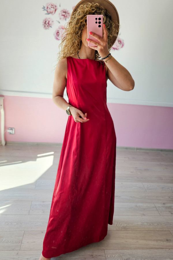 Czerwona satynowa elegancka sukienka 3