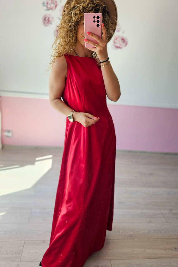 Czerwona satynowa elegancka sukienka 7