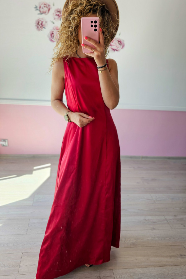 Czerwona satynowa elegancka sukienka 8