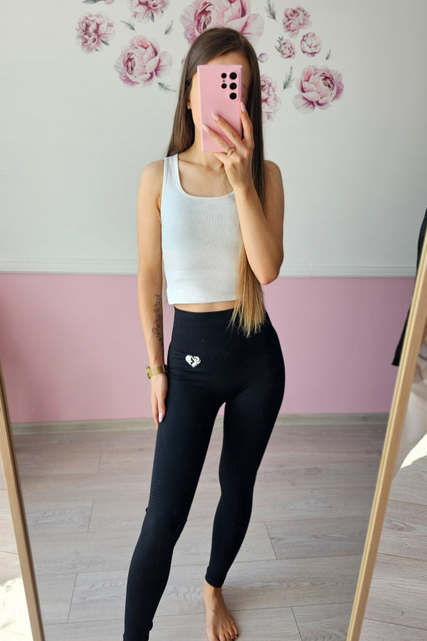 Czarne legginsy z serduszkiem