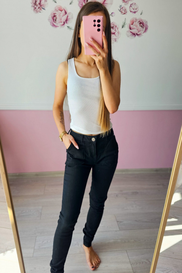Czarne spodnie rurki
