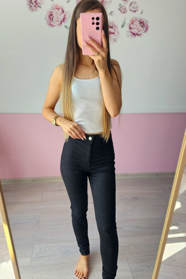 Czarne spodnie rurki 2