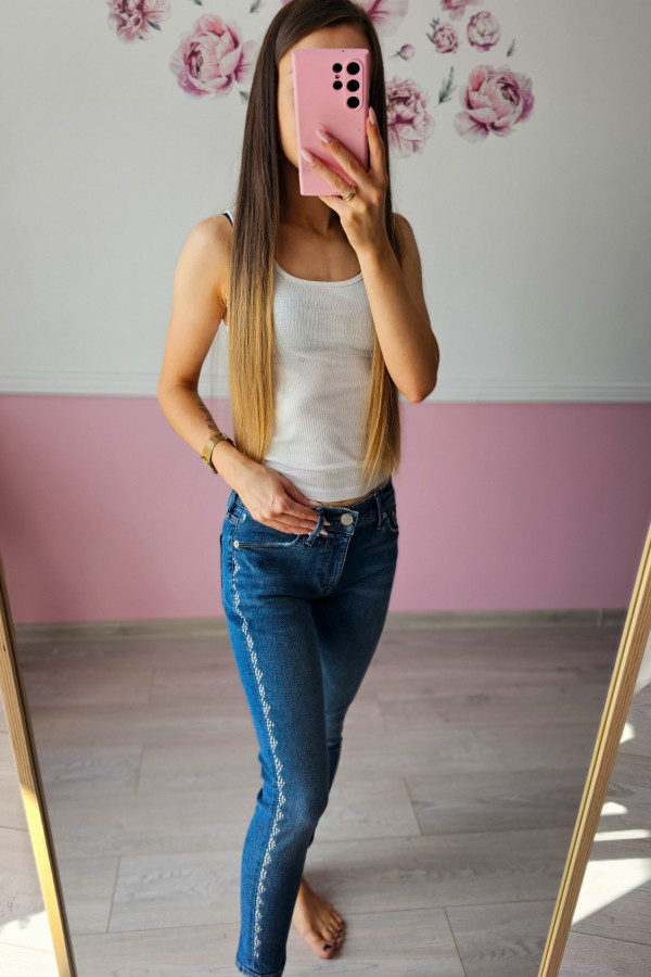 Jeansy ze zdobieniem 1