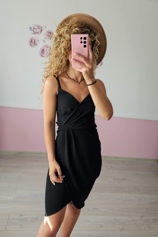 Czarna elegancka sukienka