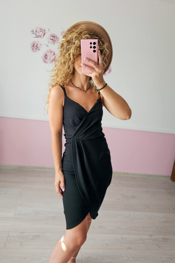Czarna elegancka sukienka 3