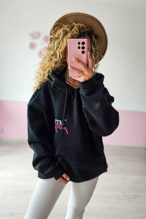 Czarna bluza z kapturem 1