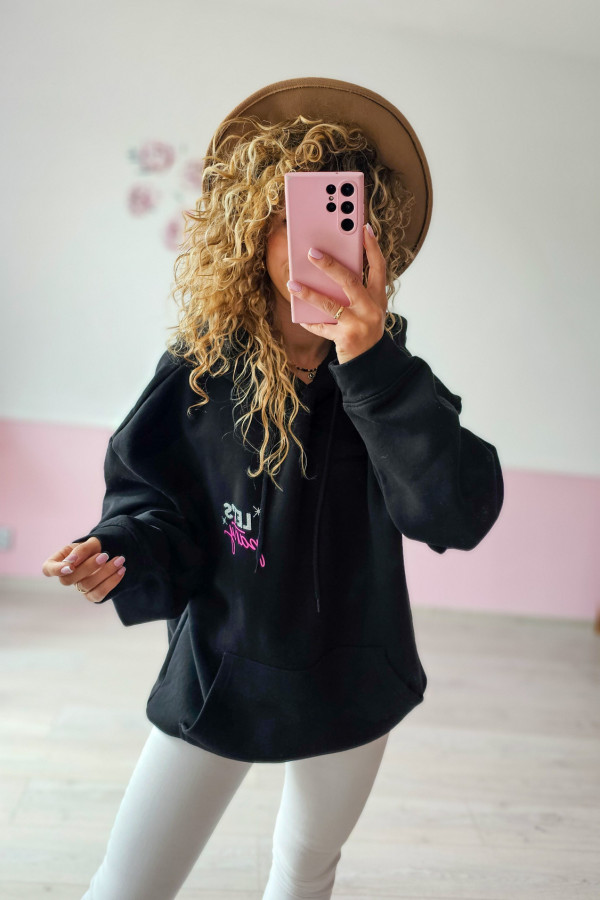 Czarna bluza z kapturem 3