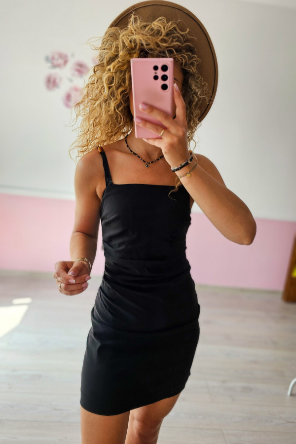 Czarna sukienka mini Reserved 2