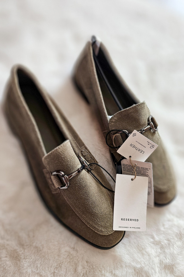 Zamszowe loafersy skórzane Reserved