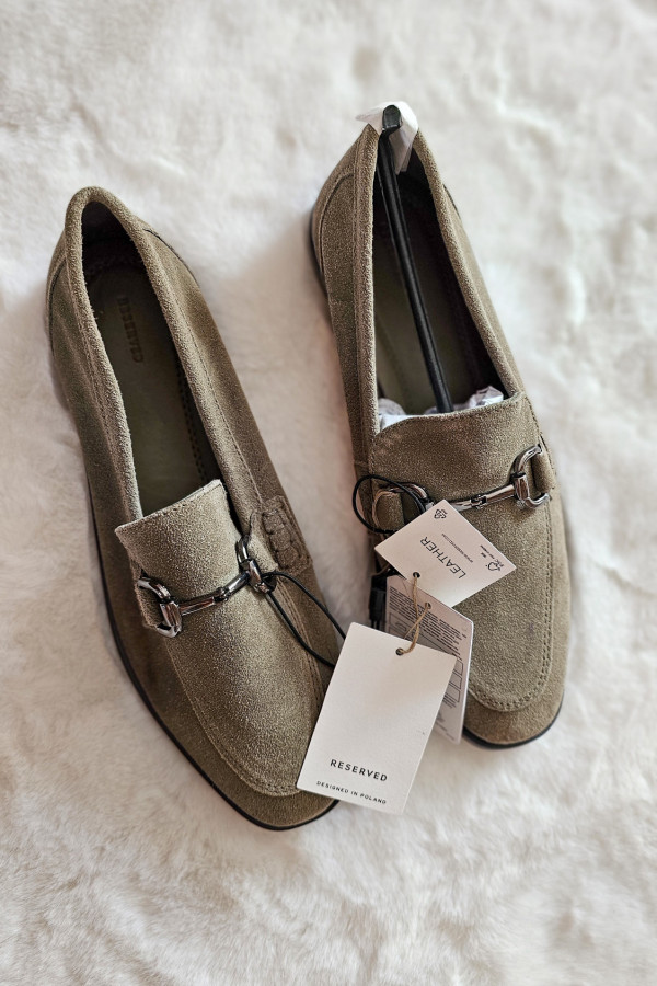 Zamszowe loafersy skórzane Reserved 1