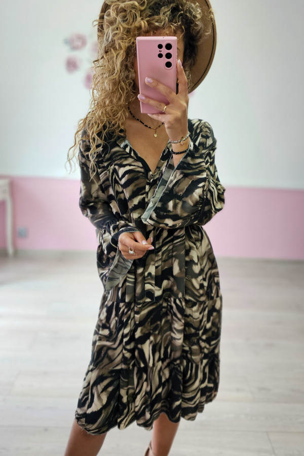 Wzorzysta sukienka oversize z wiskozy 2