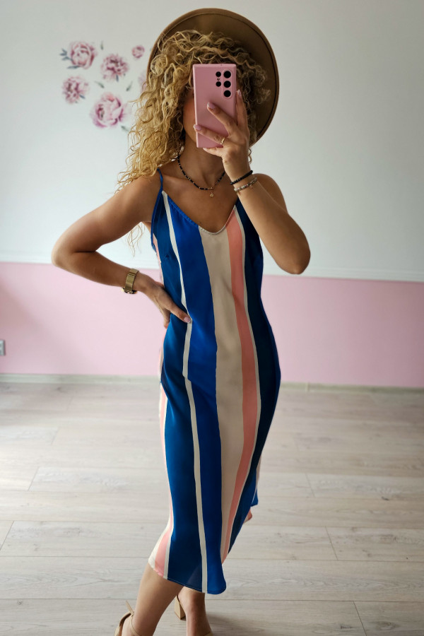 Satynowa sukienka maxi w paski 1