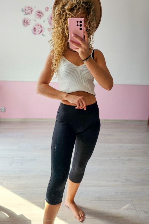 Czarne krótsze legginsy