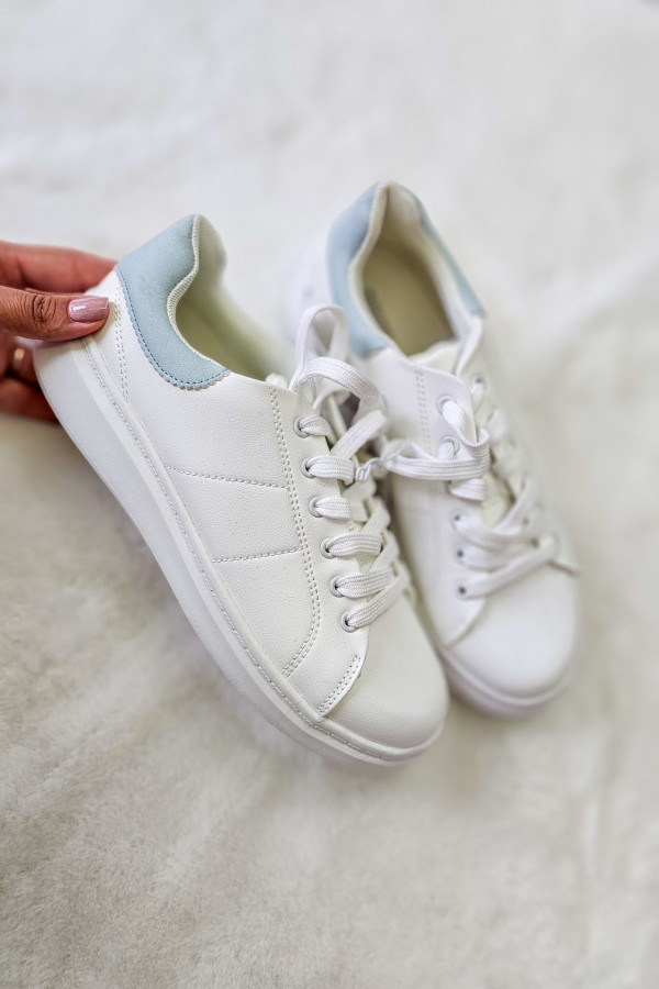 Białe sneakersy Reserved
