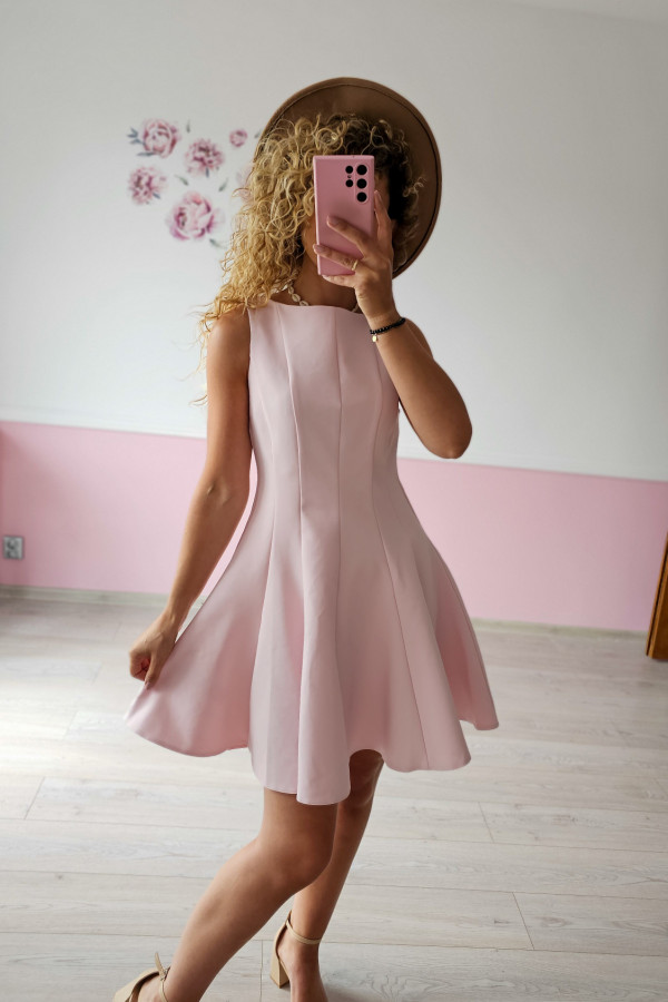 Różowa elegancka sukienka Reserved