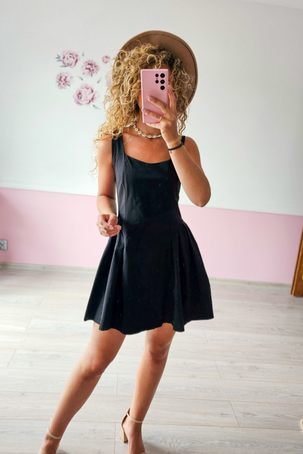 Czarna sukienka Reserved 2