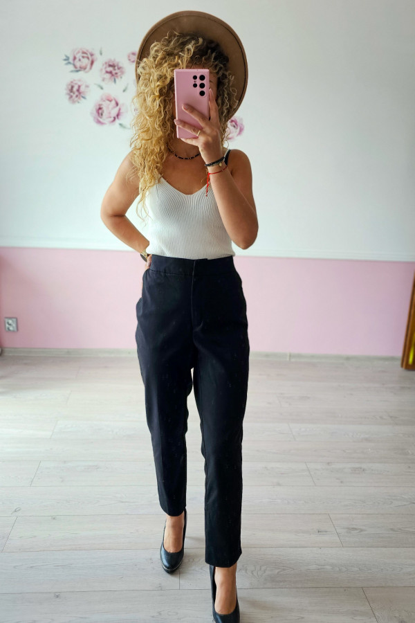 Czarne spodnie typu jogger Reserved 1