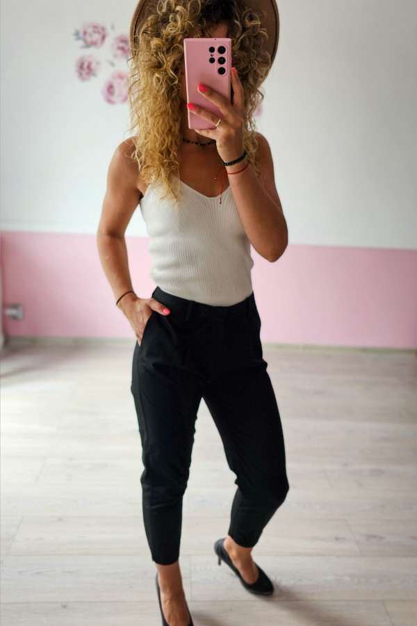 Czarne eleganckie spodnie biurowe 1