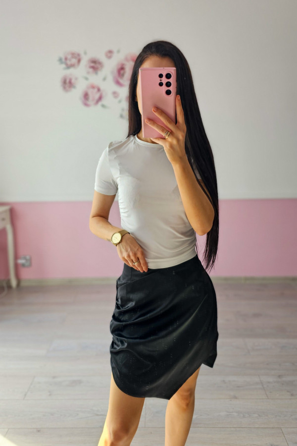 Satynowa czarna spódniczka Asos