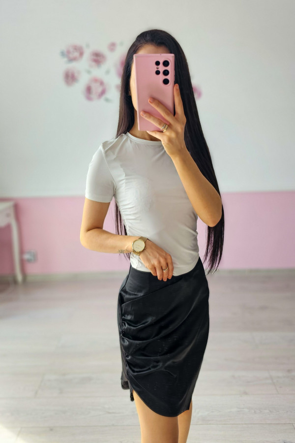 Satynowa czarna spódniczka Asos 1