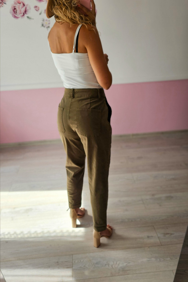 Spodnie damskie w kolorze khaki 4