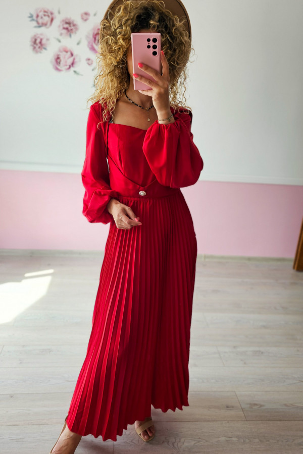Czerwona elegancka sukienka damska 2