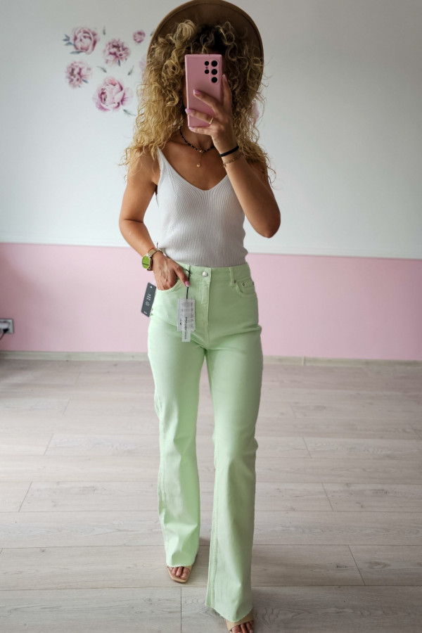 Miętowe Jeansy z Wysokim Stanem – Must-Have na Lato! NA-KD 2