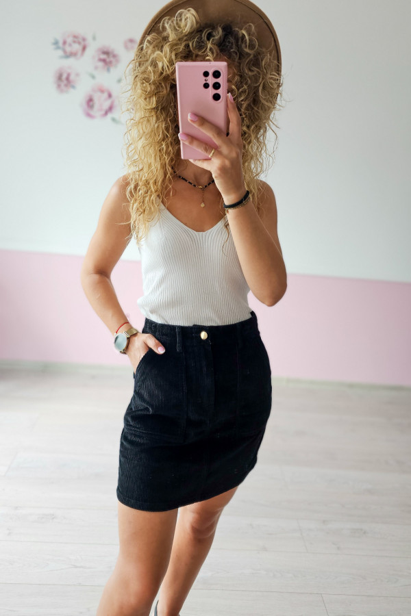 Czarna sztruksowa spódnica mini 1