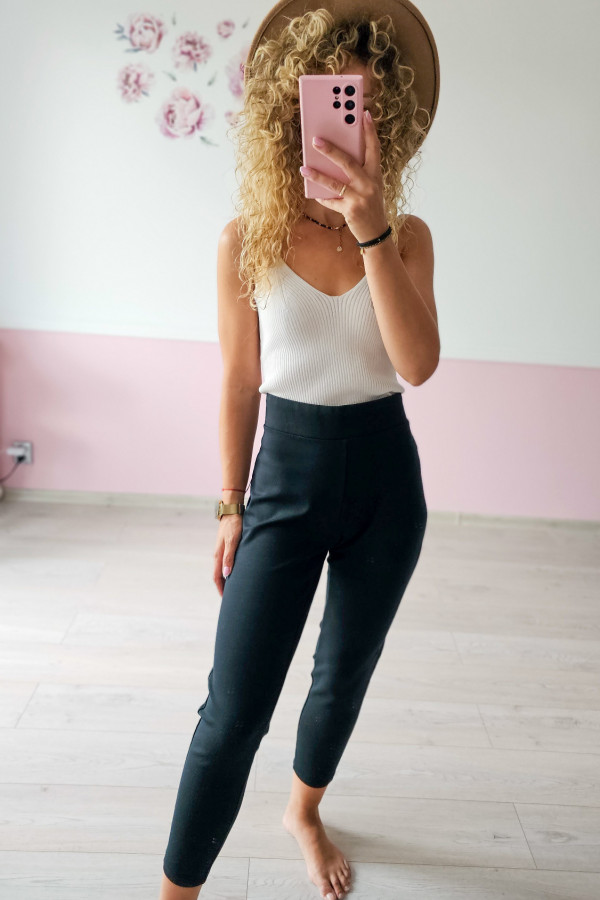Czarne legginsy z wysokim stanem – grubszy materiał