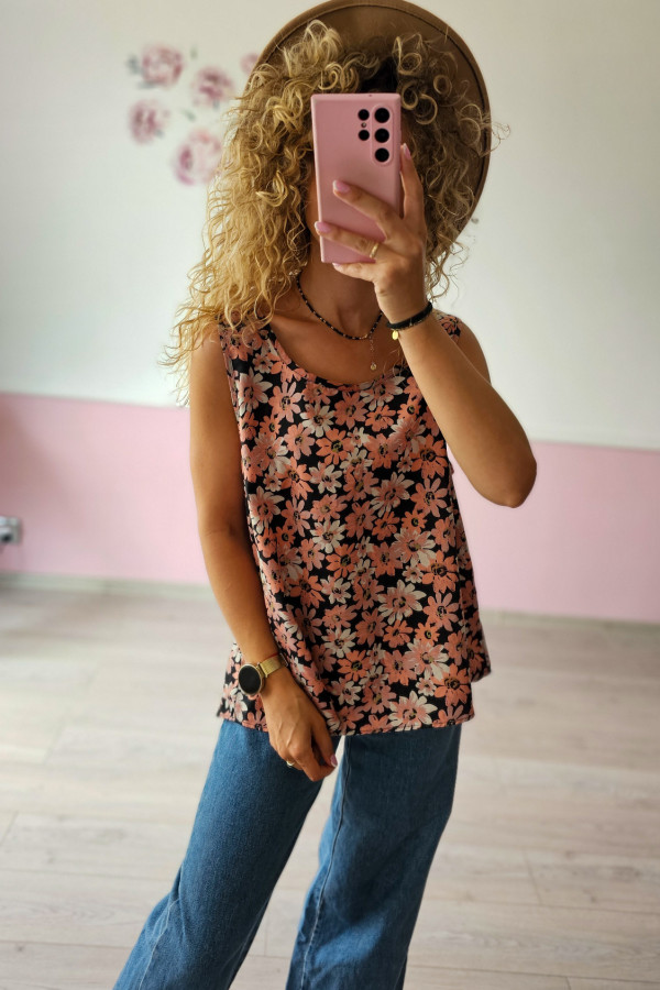 Czarna bluzka bez rękawów w morelowe kwiaty 1