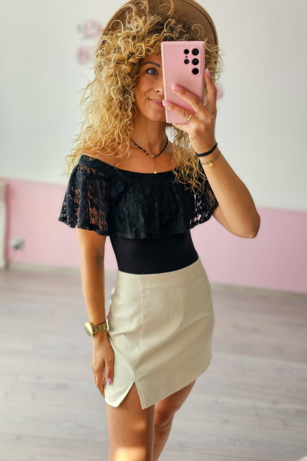 Body damskie z koronką – elegancja i kobiecość 3