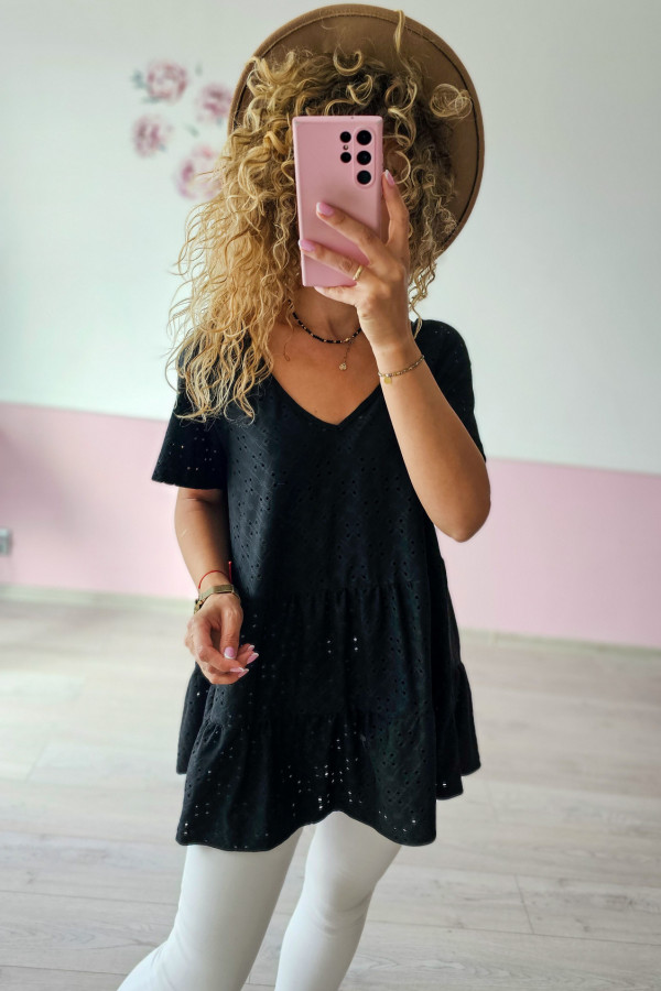 Czarna bluzka z haftem ażurowym – kobiecy basic w stylu boho