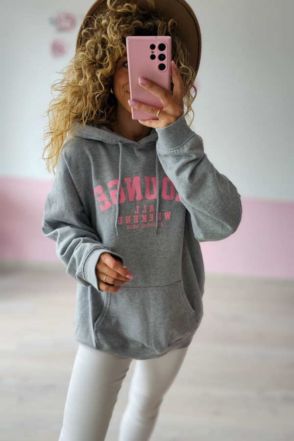 Bluza z kapturem „Lounge All Weekend” – jasnoszara z różowym napisem
