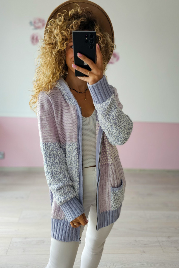 Sweter damski pastelowy z kieszeniami i kapturem