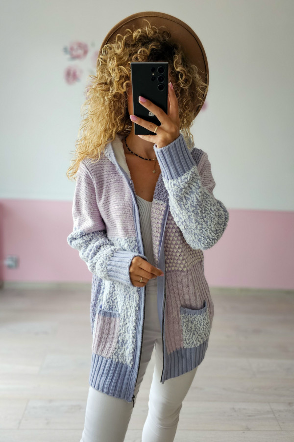 Sweter damski pastelowy z kieszeniami i kapturem 2