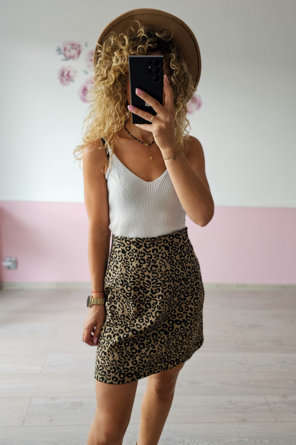 Spódnica w leopardzi wzór
