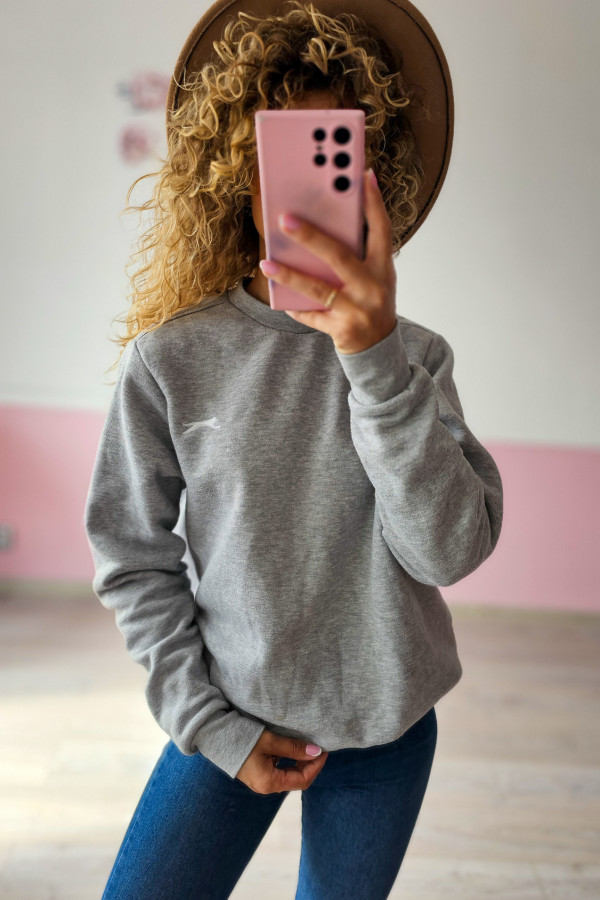 Szara bluza sportowa z haftem 1