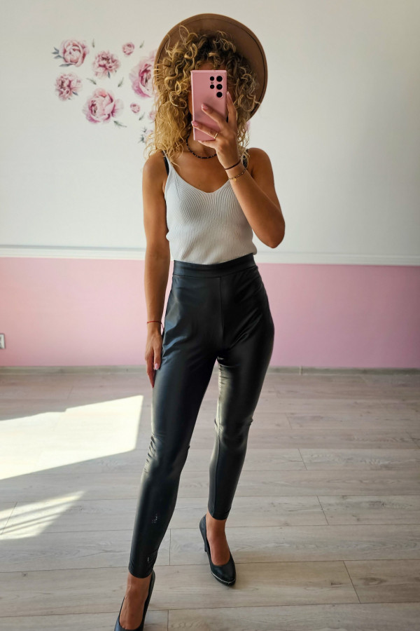 Legginsy z ekoskóry z wysokim stanem