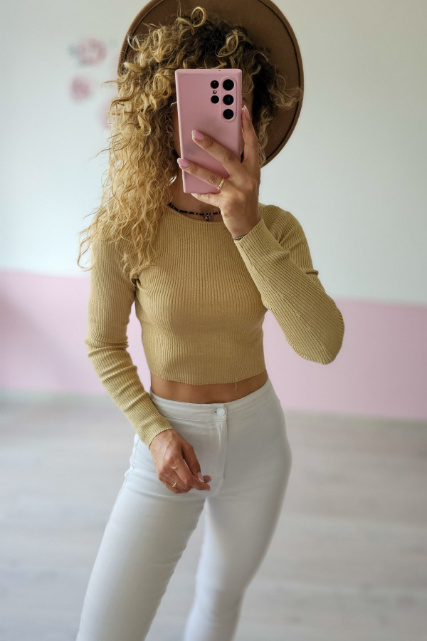 Beżowy prążkowany sweterek crop top z długim rękawem – dopasowany i stylowy 1