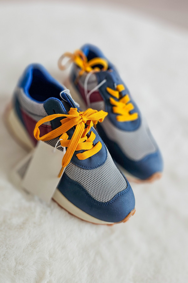 Kolorowe sneakersy z siateczką i żółtymi sznurówkami 1