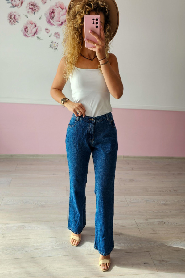 Klasyczne niebieskie jeansy straight fit 1