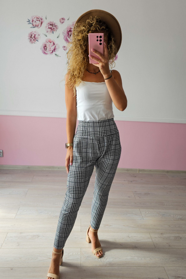Spodnie w kratę – slim fit