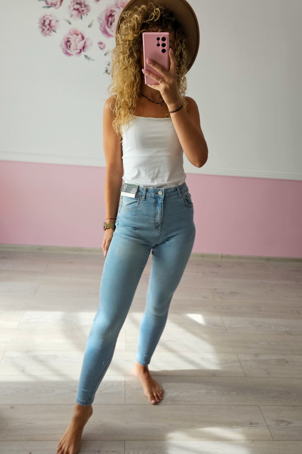 Jeansy damskie skinny – jasny niebieski