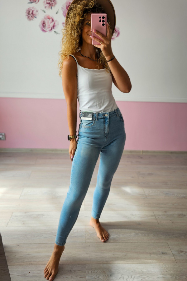 Jeansy damskie skinny – jasny niebieski 2