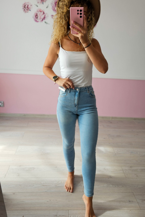 Jeansy damskie skinny – jasny niebieski 7