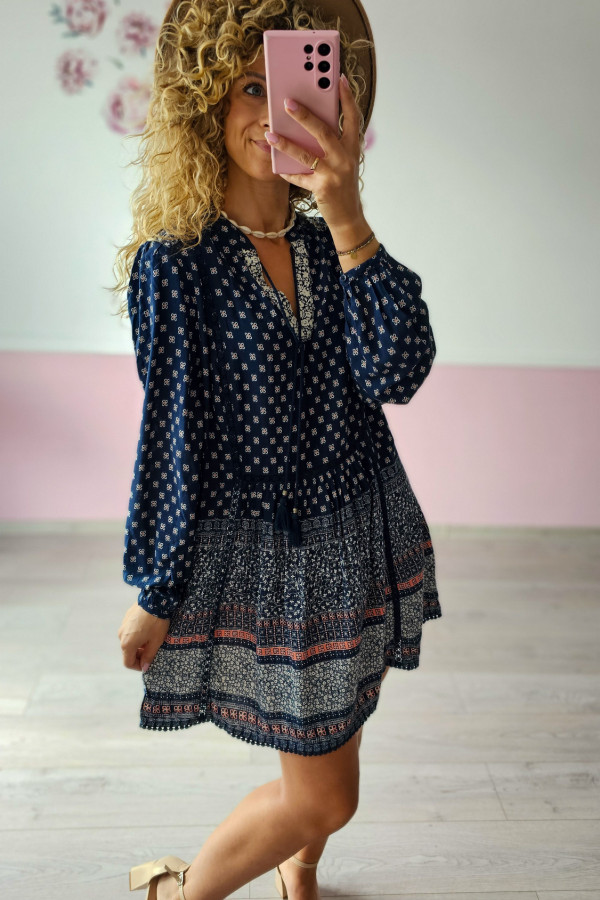 Sukienka boho z długim rękawem w odcieniach granatu 2