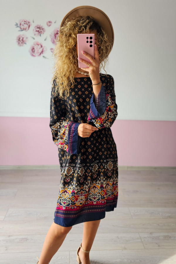Sukienka boho z kolorowym wzorem 1
