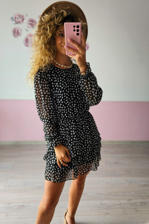 Czarna sukienka mini w kwiatowy wzór 1