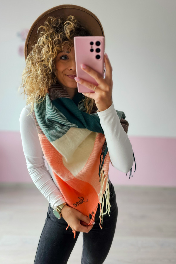 Szalik „Jane” z haftem