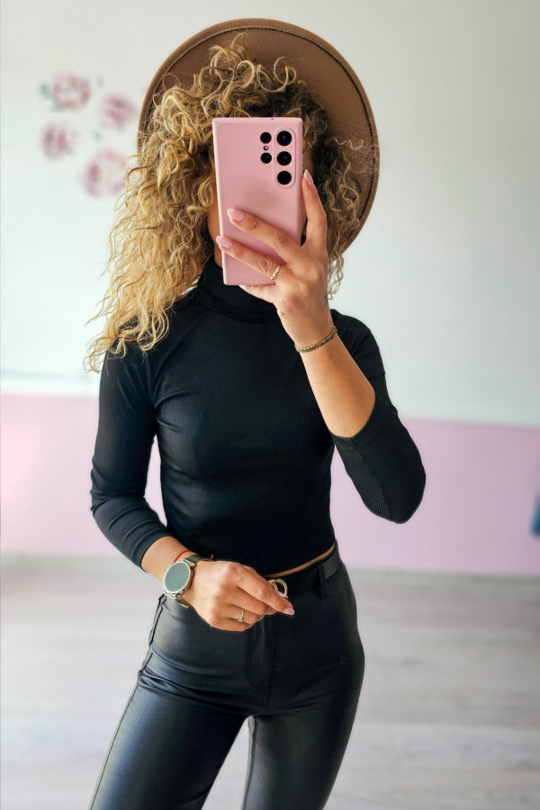 Czarna bluzka z golfem 1